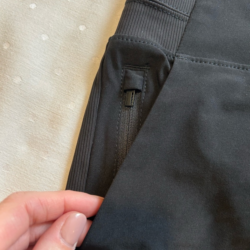 NWT Athleta Brooklyn Shorts | Size 2 Tall | Black - Picture 6 of 15